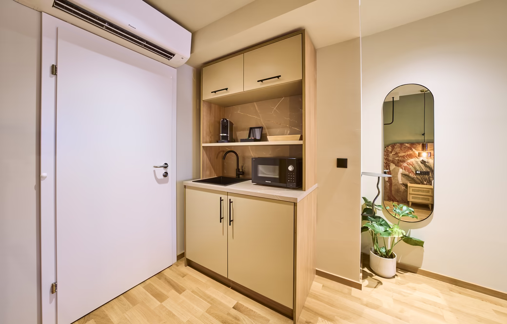 Kichenette Doppelzimmer Superior - Hotel & Café Karol © Jakob Stickler Kichenette im modernen Doppelzimmer - Hotel & Café Karol © Jakob Stickler